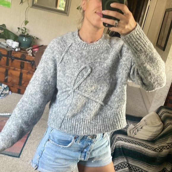 American Eagle Cozy Coquette Cropped Holiday Sweater - Picture 7 of 13